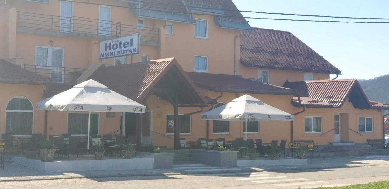 Hotel Mirni Kutak Otočac Exterior foto